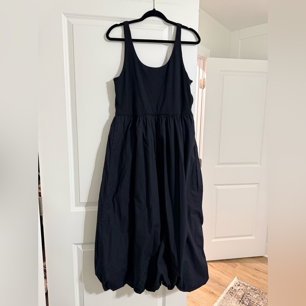 Elegant Black Sleeveless Dress